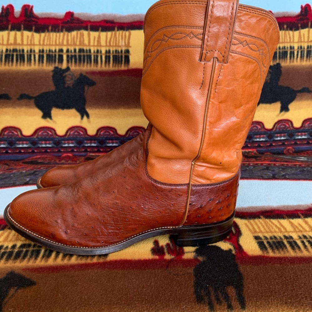 JUSTIN FULL QUILL OSTRICH MENS ROPER STYLE WESTERN BOOTS.